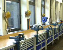 在《國網山西省電力公司 2023 年第三次配網物資協議庫存公開招標采購項目推薦的中標候選人公示》文件中，邁峰電力中標電能計量箱標段644.913227萬元。